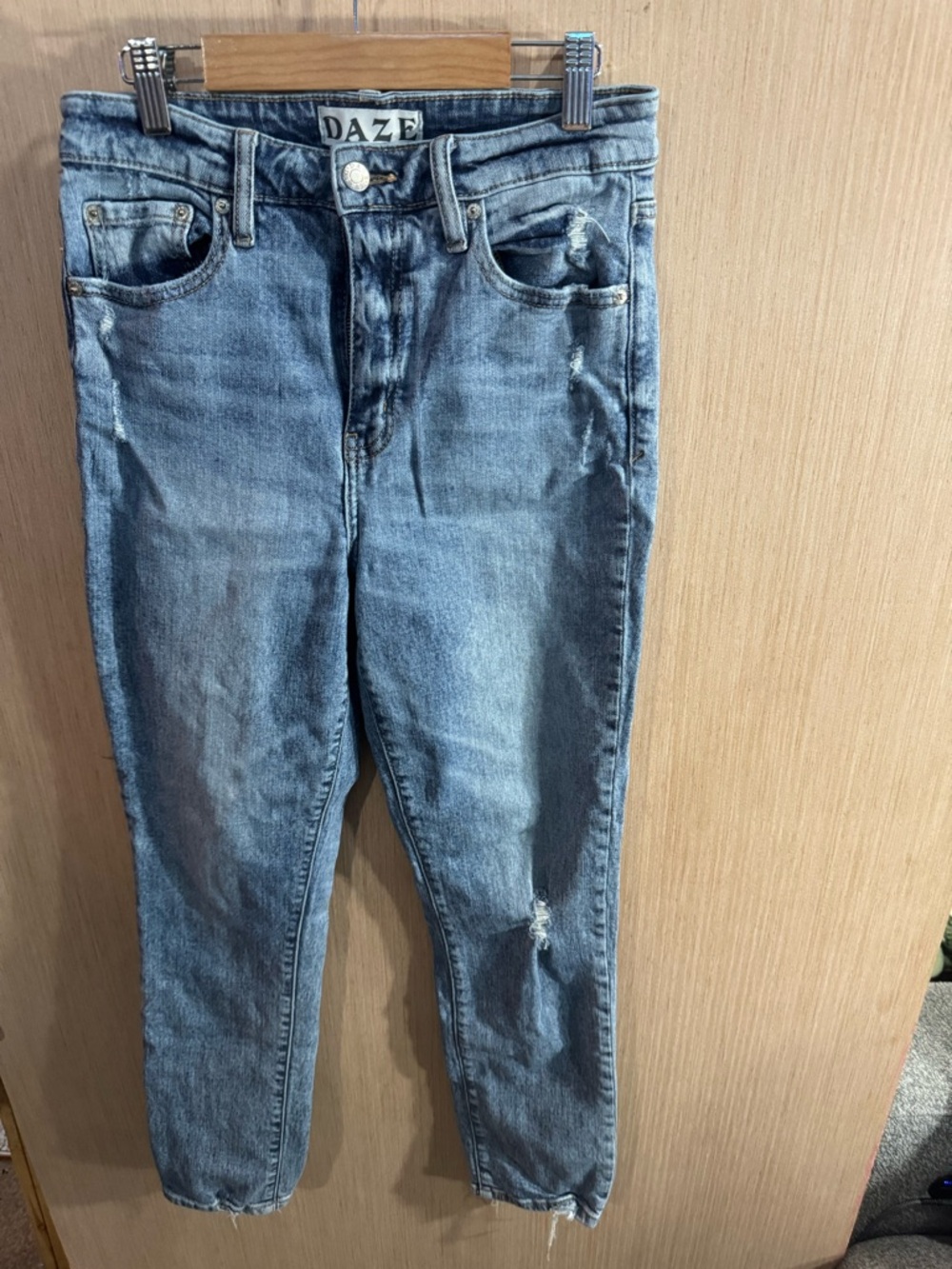 Women's Daze Light Wash High Rise Distressed Straight Leg Jeans Size 28